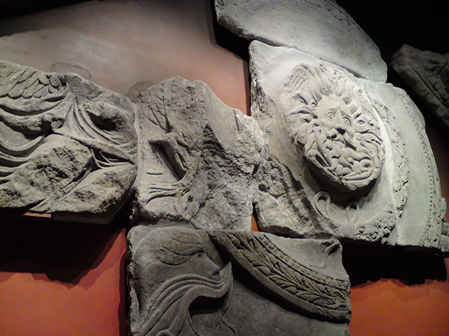 restoration of roman sculptures